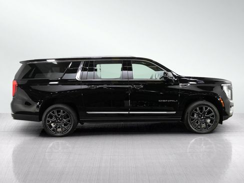 Used 2025 GMC Yukon XL Denali w/ Sun & Power Step Package AWD/4WD image 6