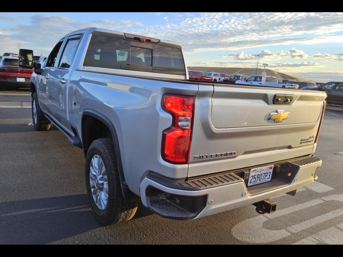 Used 2022 Chevrolet Silverado 2500 High Country w/ Z71 Off-Road Package AWD/4WD image 7
