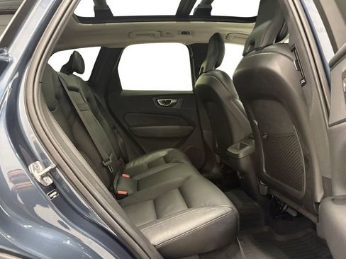 Used 2019 Volvo XC60 T5 Momentum w/ Advanced Package AWD/4WD image 15