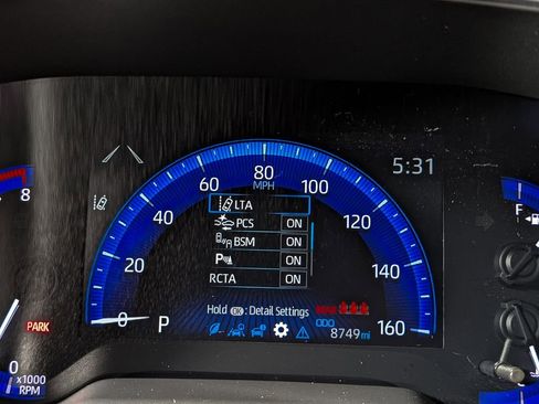 Certified 2022 Toyota Corolla Cross XLE image 39