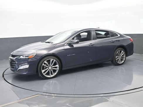Used 2025 Chevrolet Malibu LT FWD image 2