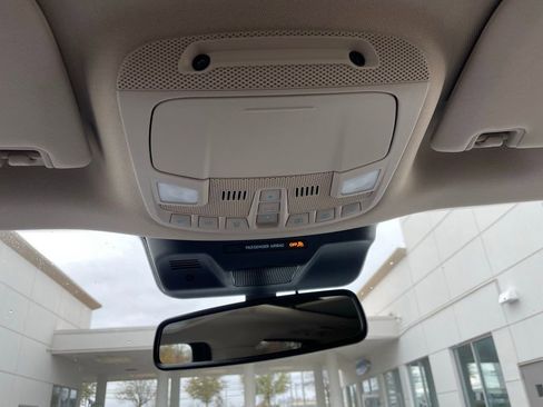 Used 2022 Ford Expedition Limited image 16