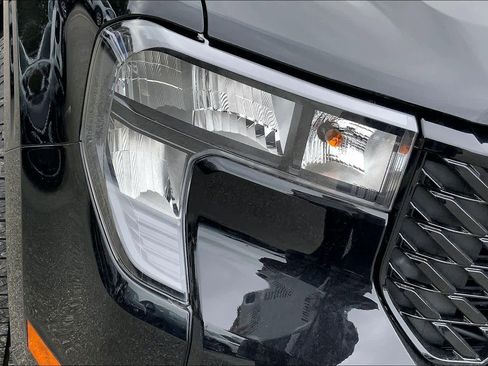 New 2025 Ford Maverick XLT w/ XLT Luxury Package image 13