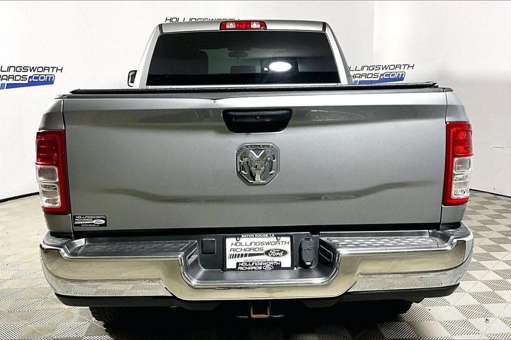 Used 2022 RAM 2500 Tradesman w/ Chrome Appearance Group AWD/4WD image 4