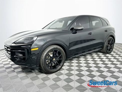 Used 2026 Porsche Cayenne GTS AWD/4WD image 3
