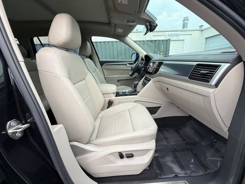 Used 2023 Volkswagen Atlas SEL R-Line AWD/4WD image 22