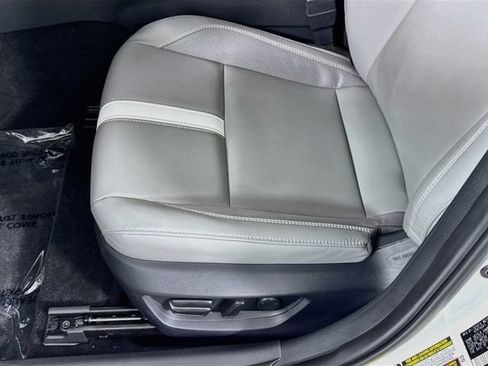 Used 2026 Toyota Camry SE w/ Convenience Package FWD image 18