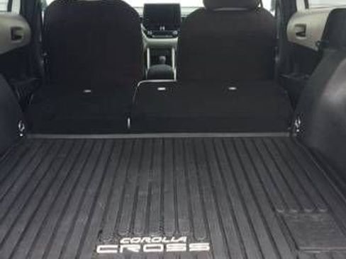 Used 2023 Toyota Corolla Cross LE w/ Moonroof Package AWD/4WD image 18