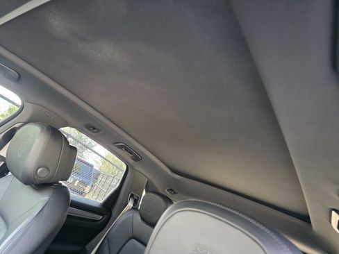 Used 2023 Porsche Cayenne Platinum Edition AWD/4WD image 13