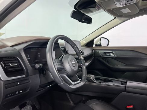 Used 2023 Nissan Rogue Platinum image 16