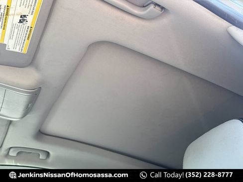 Used 2018 Chevrolet Equinox Premier FWD image 34