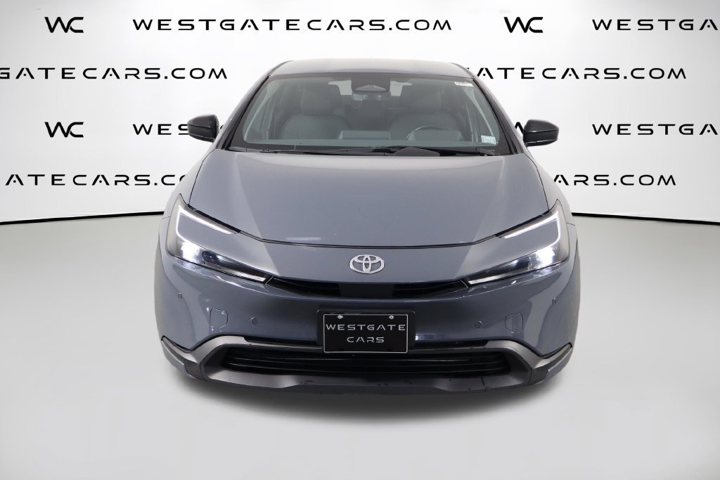 Used 2025 Toyota Prius LE FWD image 2