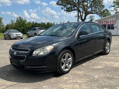 Used 2010 Chevrolet Malibu LT w/ Power Convenience Package image 2