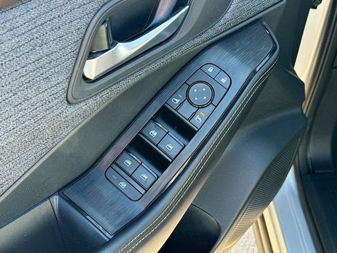 Used 2021 Nissan Rogue SV image 17