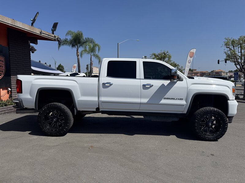 Used 2019 GMC Sierra 2500 Denali w/ Duramax Plus Package AWD/4WD image 22