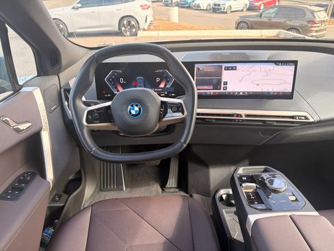 Used 2024 BMW iX xDrive50 w/ Sport Package AWD/4WD image 5