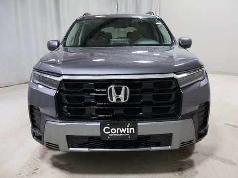 New 2026 Honda Pilot Touring image 2