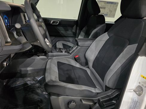 New 2025 Ford Bronco 4-Door image 15