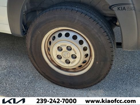 Used 2025 RAM ProMaster 2500 w/ Convenience Group FWD image 7