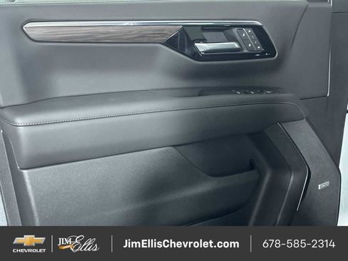 New 2026 Chevrolet Suburban LT w/ Comfort Package image 42