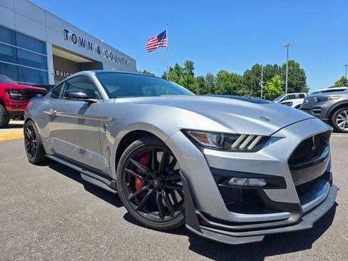 Used 2021 Ford Mustang Shelby GT500 w/ Technology Package RWD image 11