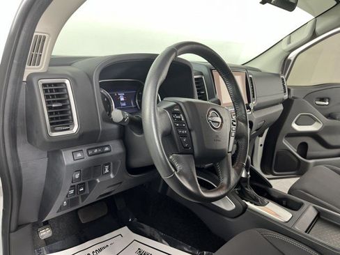 Used 2022 Nissan Frontier SV w/ Technology Package AWD/4WD image 16