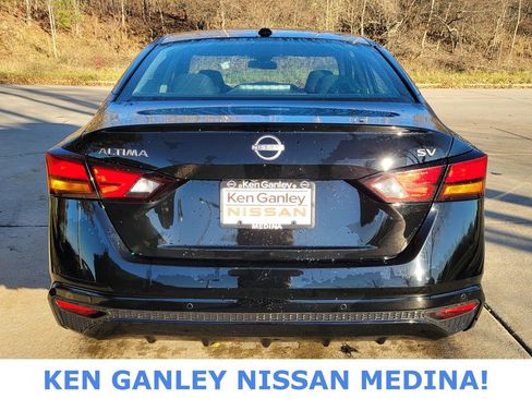 Used 2023 Nissan Altima 2.5 SV image 4