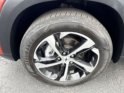 Used 2024 Chevrolet Trax RS w/ Driver Confidence Package FWD image 30