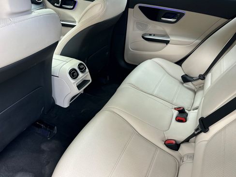 Used 2024 Mercedes-Benz C 300 Sedan image 30