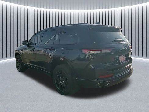 Used 2023 Jeep Grand Cherokee L Summit image 5