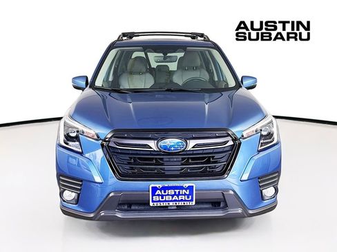 Used 2023 Subaru Forester Limited image 3