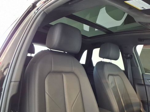 Used 2020 Audi Q3 2.0T Premium Plus w/ Premium Plus Package AWD/4WD image 23