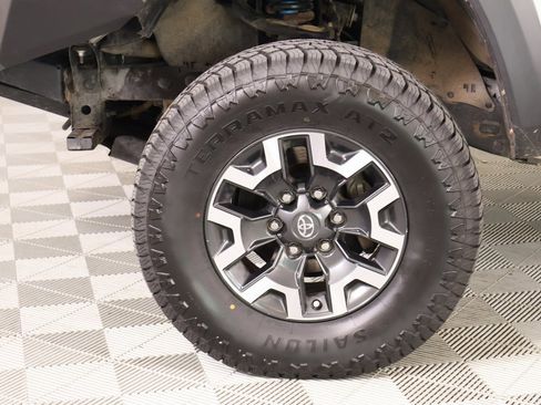 Used 2021 Toyota Tacoma TRD Off-Road image 17