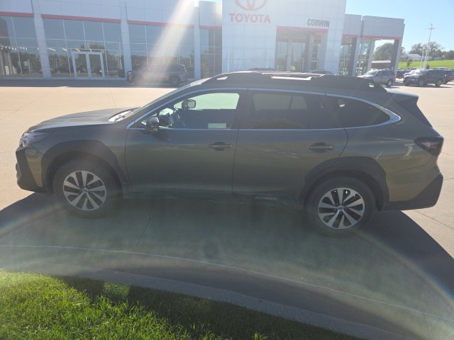 Used 2025 Subaru Outback Premium AWD/4WD image 7