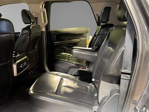 Used 2024 Ford Expedition Max XLT image 10