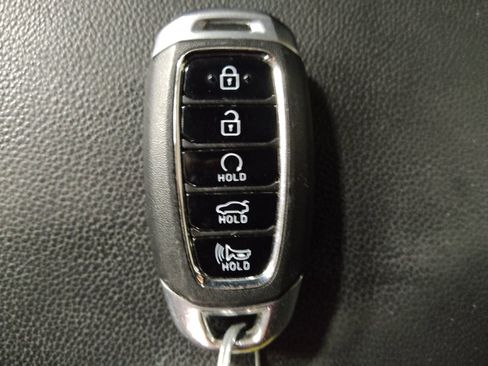 Used 2023 Hyundai Elantra SEL w/ Convenience Package FWD image 32
