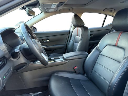 Used 2022 Nissan Sentra SR w/ Trunk Package image 9