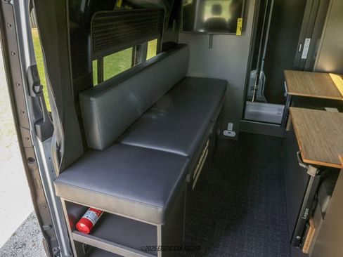 Used 2025 Mercedes-Benz Sprinter 2500 image 95