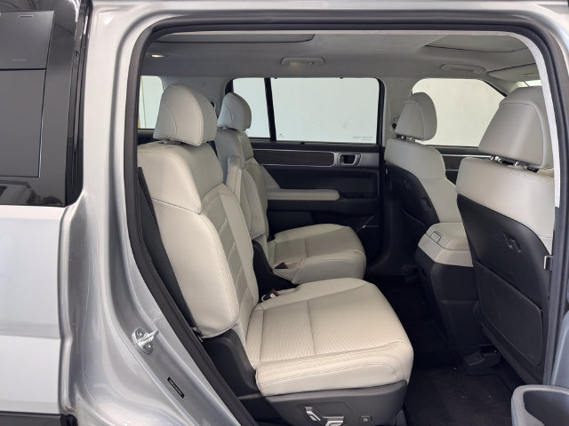 Used 2025 Hyundai Santa Fe Calligraphy FWD image 20