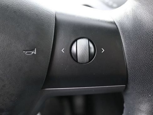 Used 2023 Tesla Model Y Long Range AWD/4WD image 19