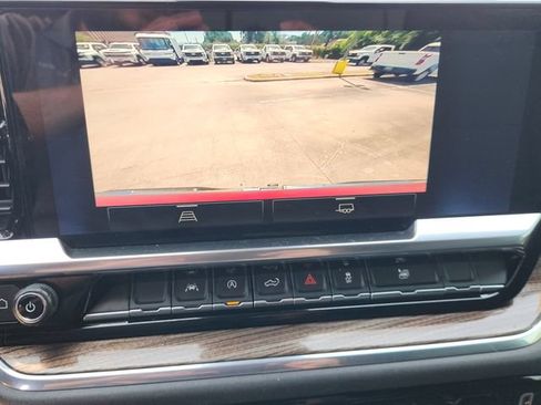 Used 2023 Chevrolet Silverado 1500 LT RWD image 17
