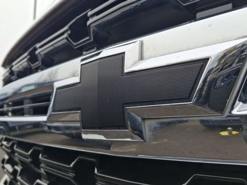 Used 2023 Chevrolet Suburban LS image 9