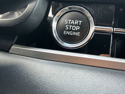 Used 2024 Mitsubishi Outlander SE image 27