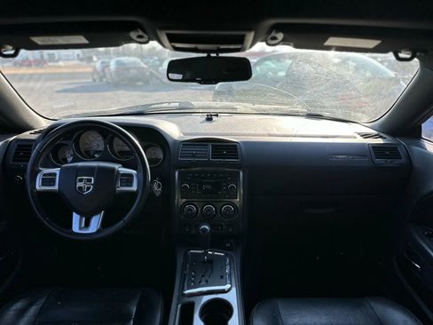 Used 2013 Dodge Challenger SXT Plus image 3