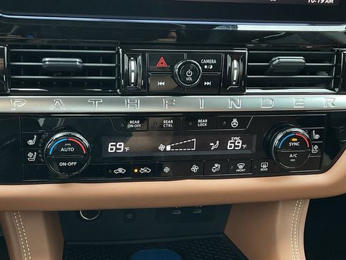 New 2026 Nissan Pathfinder Platinum image 36