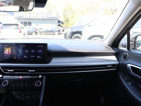 Used 2024 Hyundai Sonata SEL FWD image 16