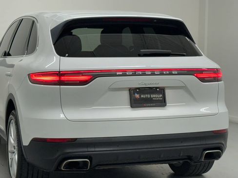 Used 2019 Porsche Cayenne Sport Utility 4D image 42