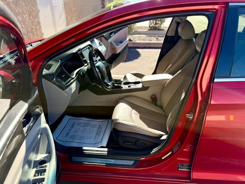 Used 2019 Hyundai Sonata Limited w/ Ultimate Package 04 FWD image 9