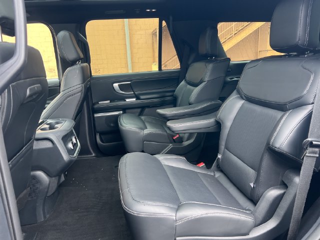 Used 2025 Ford Expedition Platinum w/ Stealth Appearance Package AWD/4WD image 35