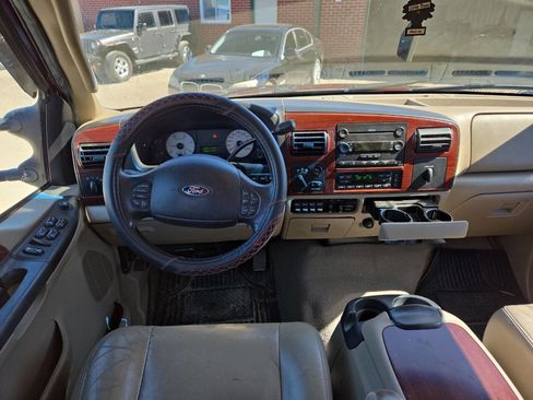 Used 2006 Ford F250 Lariat image 9